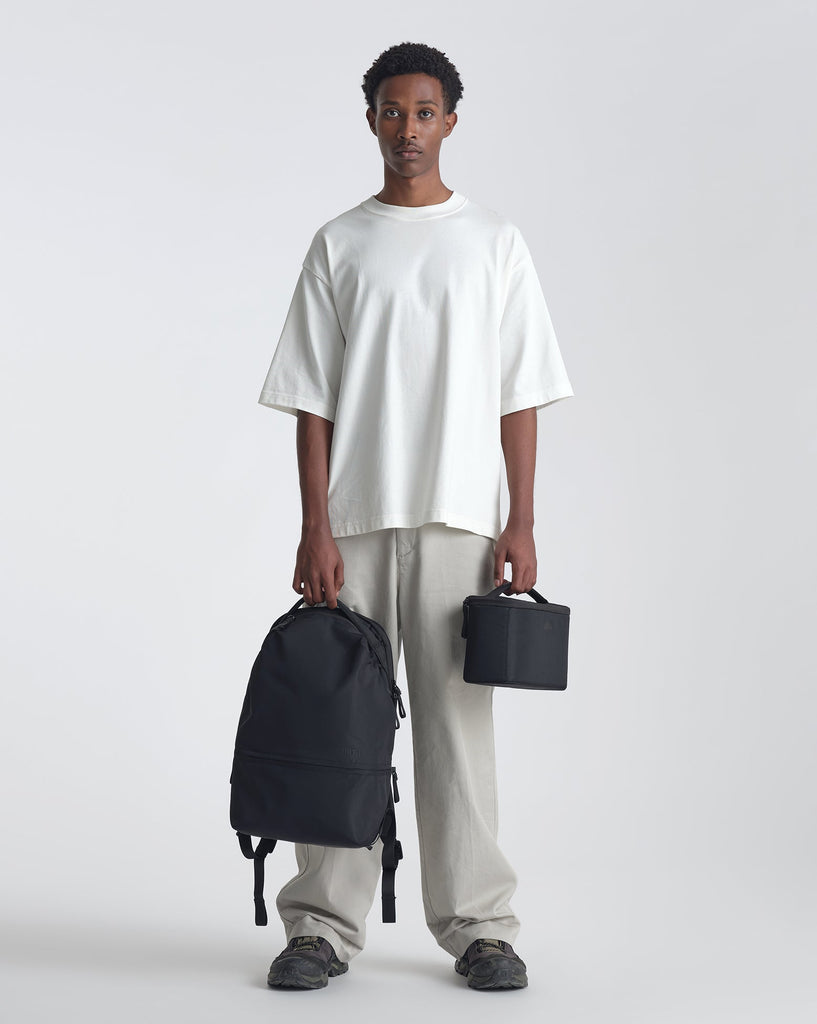 Urth Arkose 20L Modular Camera Backpack | Urth USA display picture 1