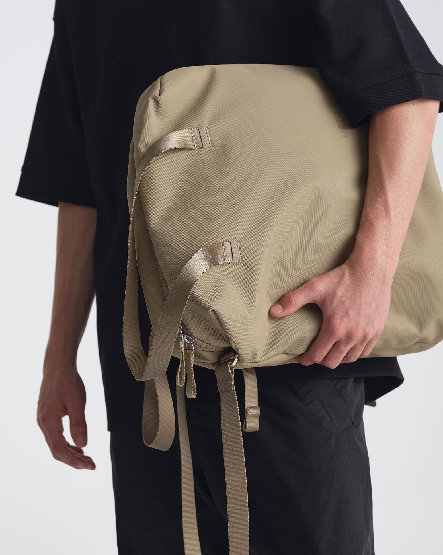 This canvas tote bag gets your gear from there to here. A side pocket keeps  your essentials close and an inner pocket organises and separ