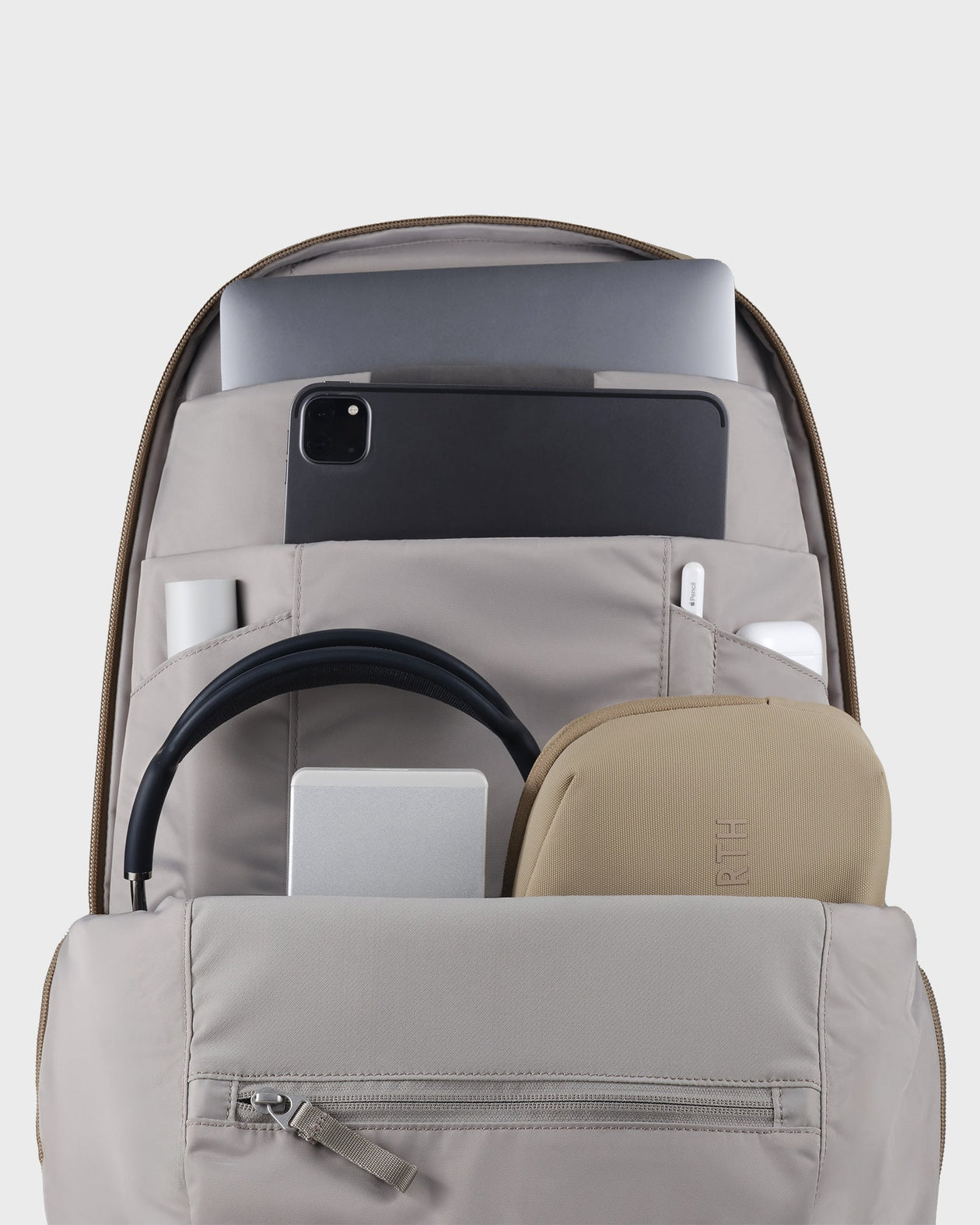 【美品】URTH ARKOSE リュック+カメラインサート アッシュグレー20L Urth Arkose 20L Modular Camera Backpack | Urth USA
