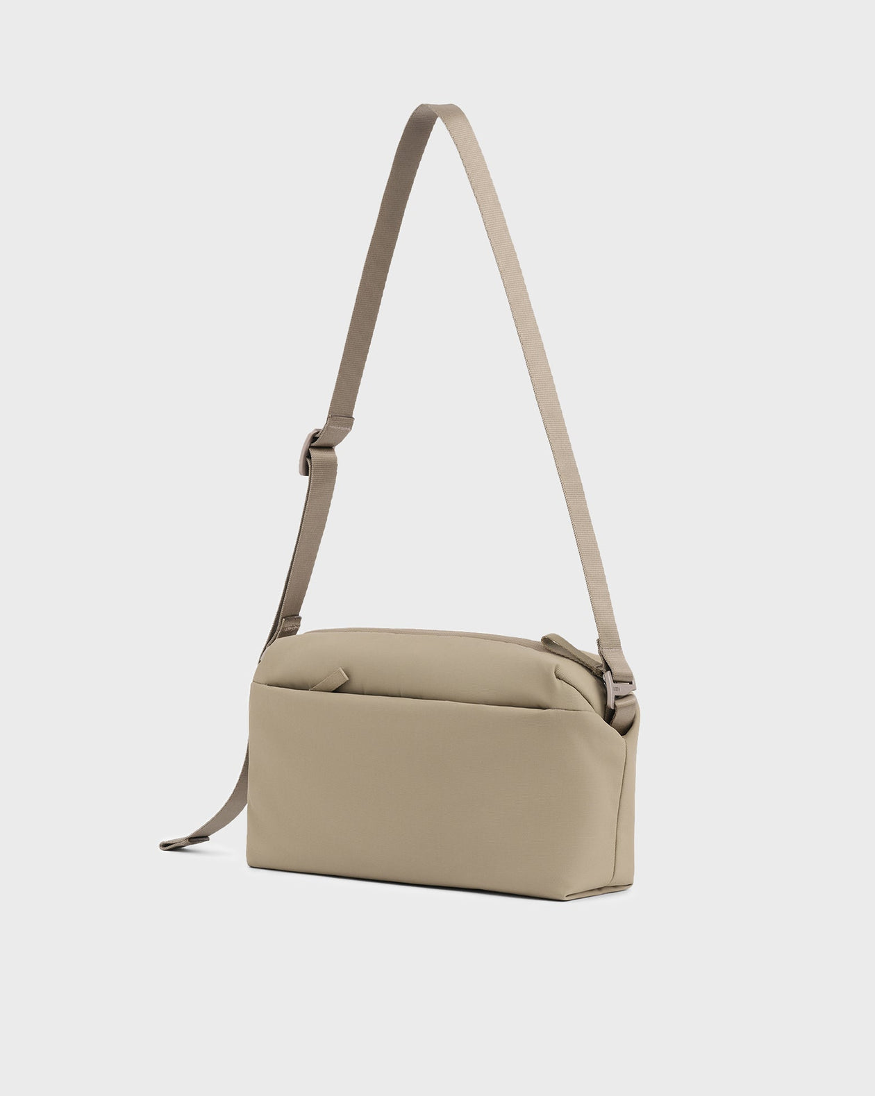 Urth Dolomite 8L Grote Crossbody Cameratas – Waterafstotend, Gerecycled, Multifunctioneel voor DSLR, Fotografie en Dagelijks Gebruik (Zwart