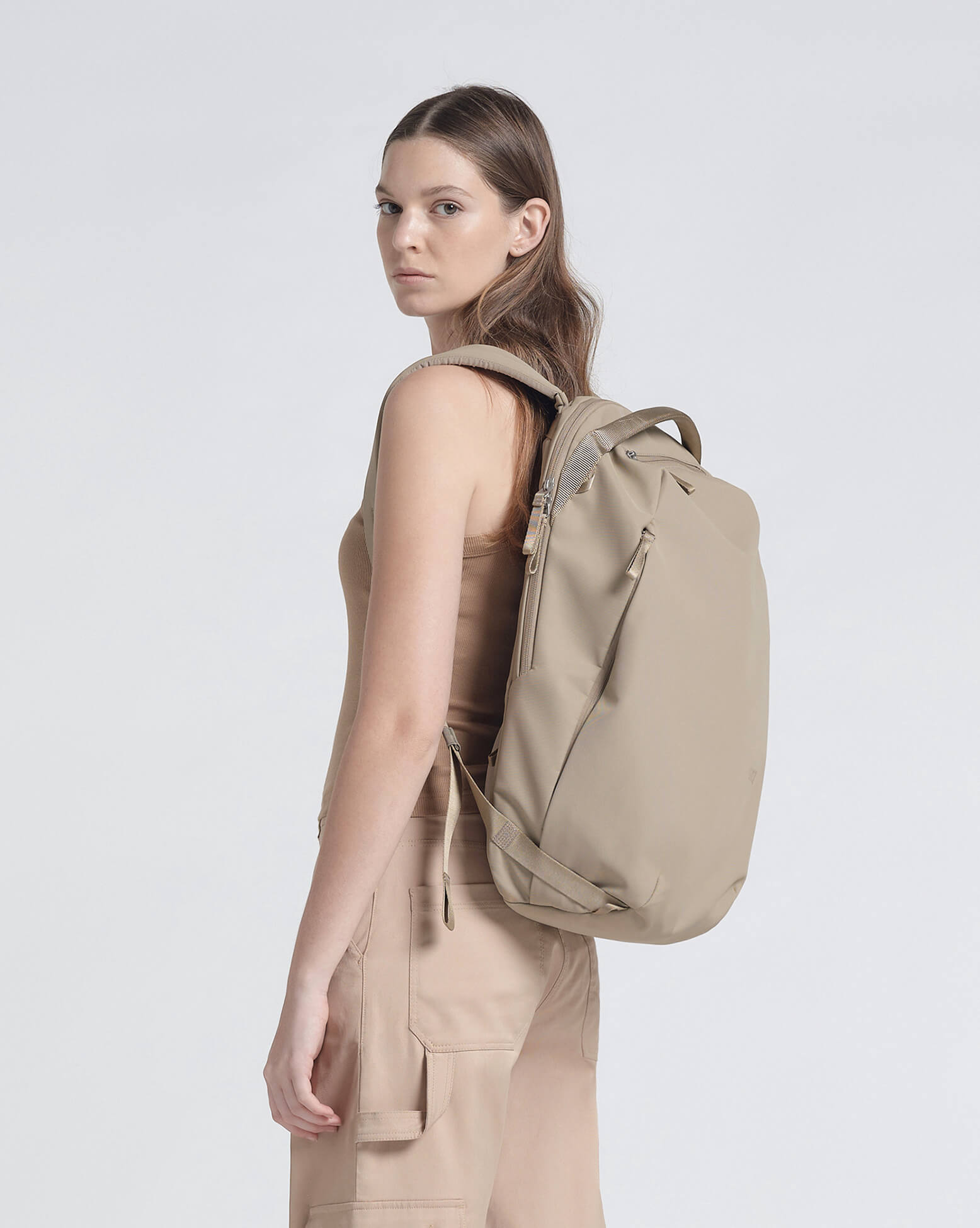 Urth Norite 24L Modular Backpack | Urth US