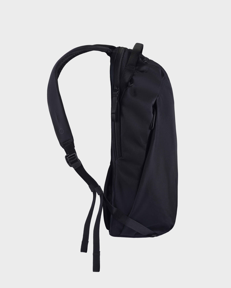 Urth Norite 24L Modular Backpack | Urth USA