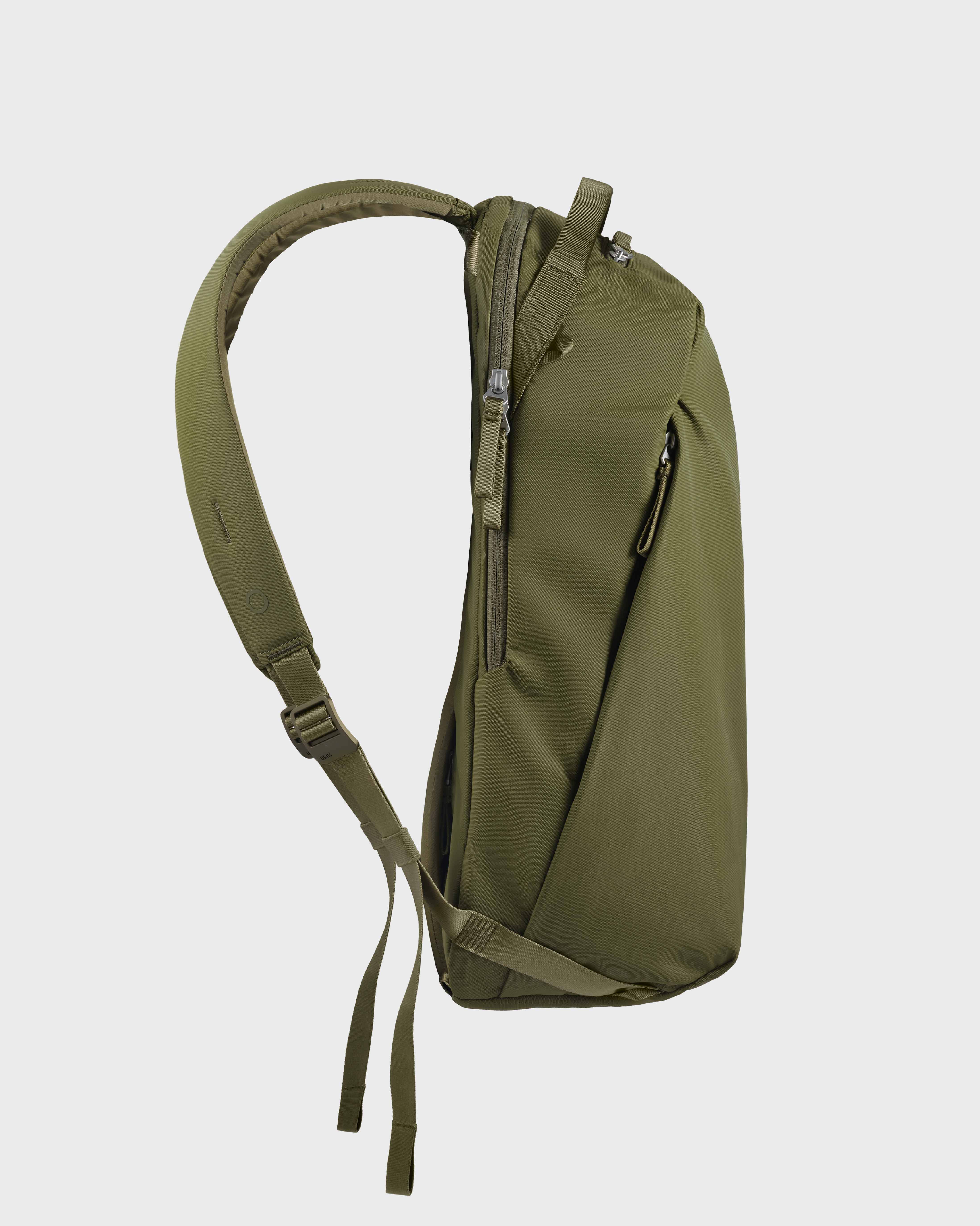 Urth Norite 24L Modular Backpack | Urth US