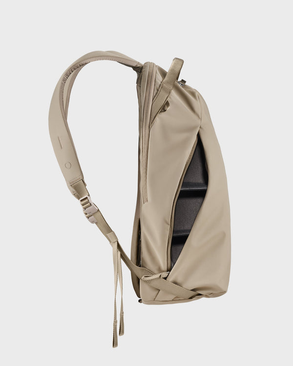 Urth Norite 24L Modular Backpack | Urth USA